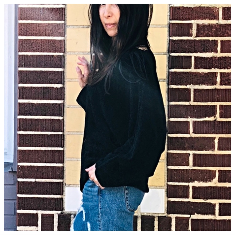 ✨LAST ONE ✨Must have Black soft chenille sweater - Picture 5 of 8